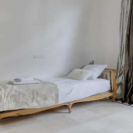 Renovated, Amazing & Huge Flat Of 200 Sqm 16 * Párizs