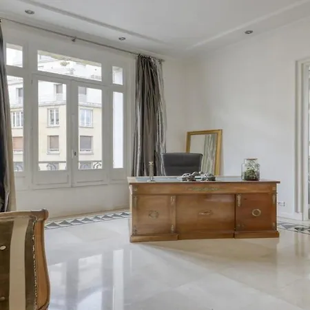 Renovated, Amazing & Huge Flat Of 200 Sqm 16
