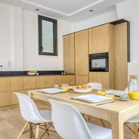 Apartment Renovated, Amazing & Huge Flat Of 200 Sqm 16