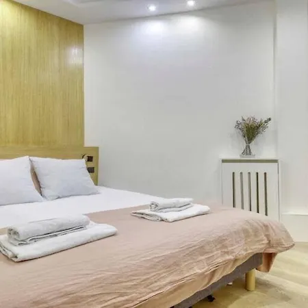 Renovated, Amazing & Huge Flat Of 200 Sqm 16 Lejlighed *