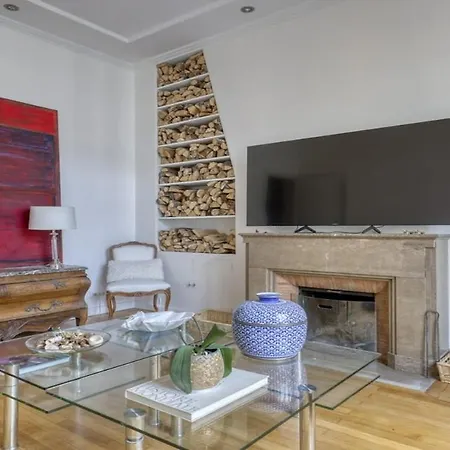 Renovated, Amazing & Huge Flat Of 200 Sqm 16 *