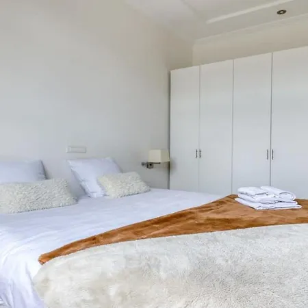 Apartment Renovated, Amazing & Huge Flat Of 200 Sqm 16 *